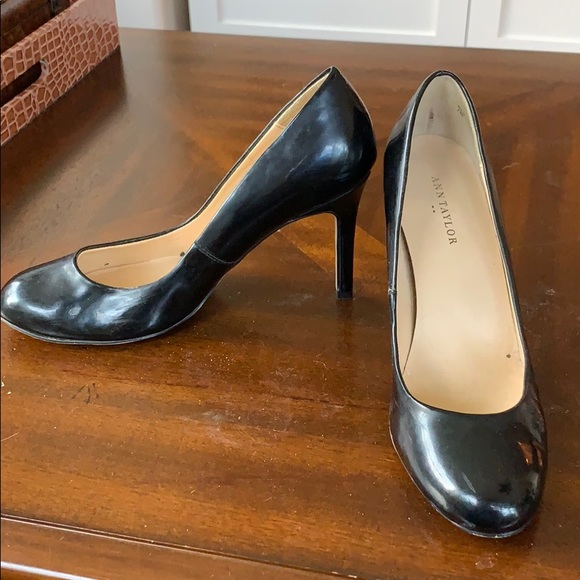 ann taylor black heels